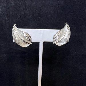 Vintage Crown Trifari Textured Silver Tone Leaf Clip On Earrings Signed (3291)